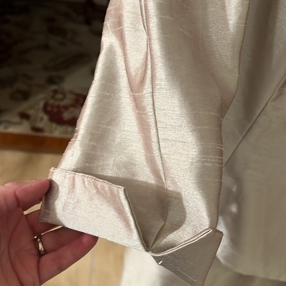 Mother of the Bride/Groom Suit - Picture 6 of 10